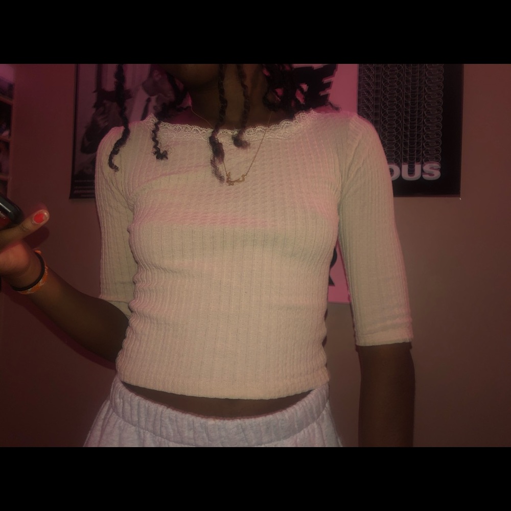 Tan Long sleeved top with lace